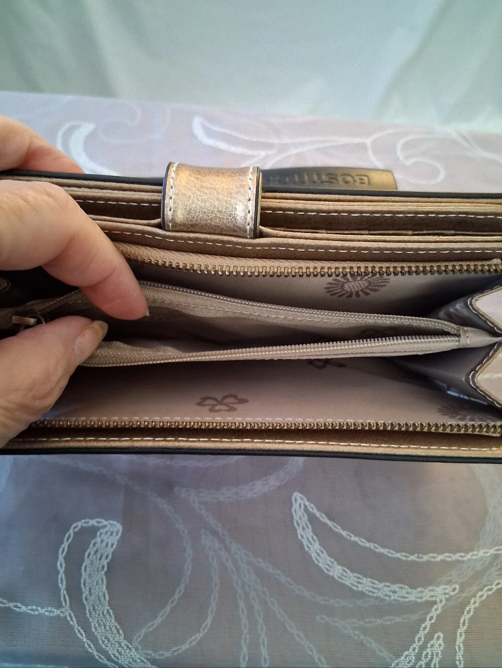 Sendifin Large Capacity Goldtone Clutch Wallet W/RFID Blocking